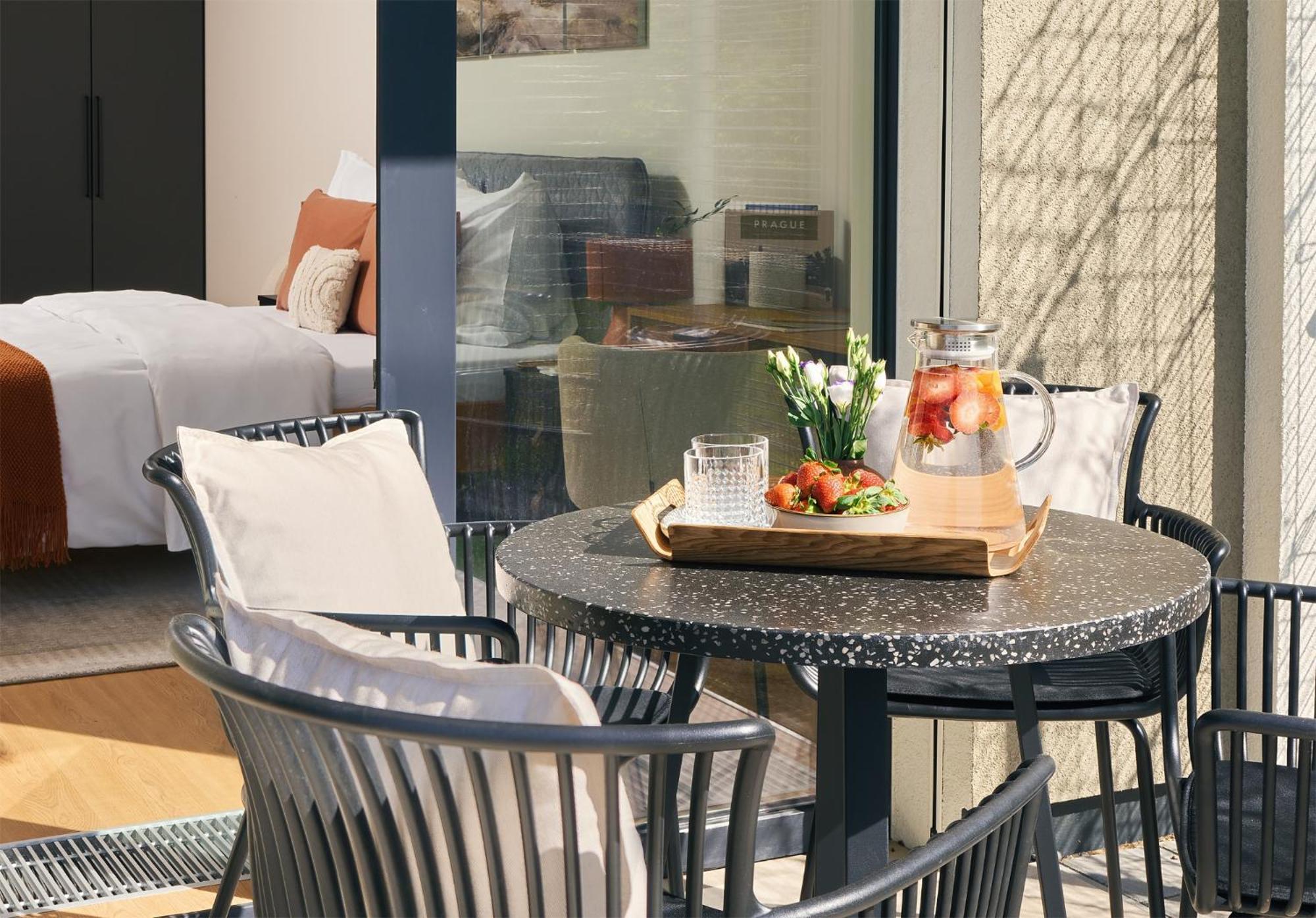 Beta Home - Free Garage, Air Condition, Garden, At Metro, 2Nd Parking On Request 프라하 외부 사진